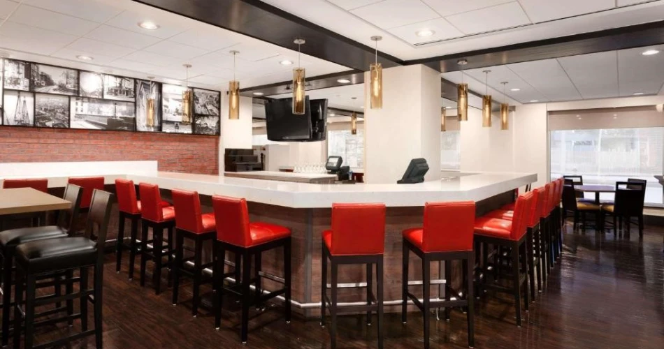 Top Hotels Near TD Garden With Parking for Your Perfect Boston Stay
